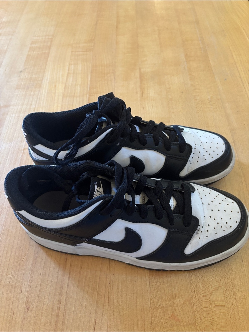 Nike dunk Black and White Low-Top Sneakers with Swoosh